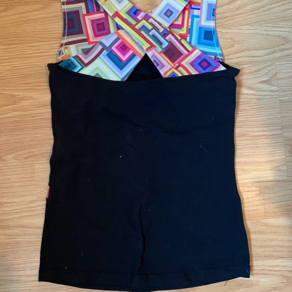 XS One Tooth Tank - Picture 2 of 3